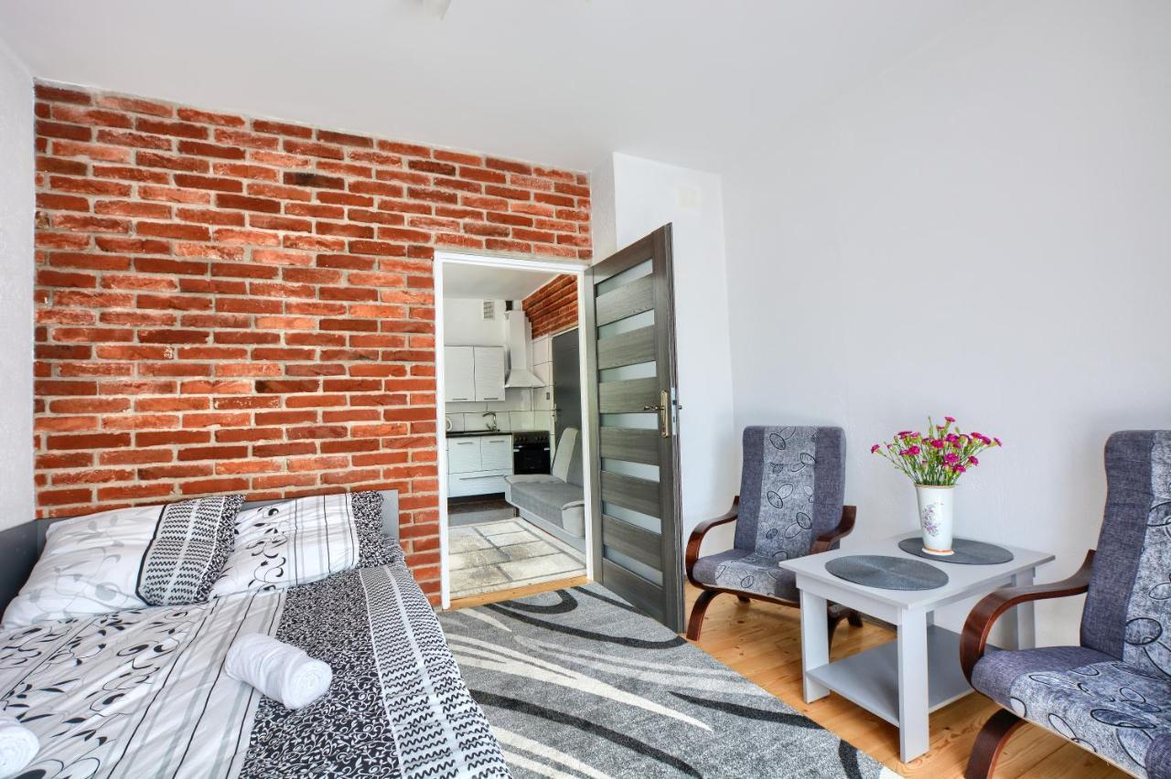 Ceglany Apartament Ustrzyki Dolne Luaran gambar