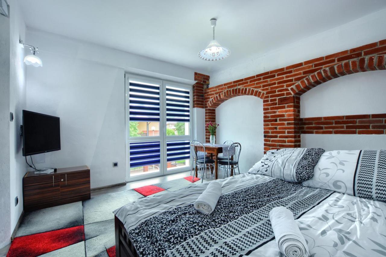 Ceglany Apartament Ustrzyki Dolne Luaran gambar