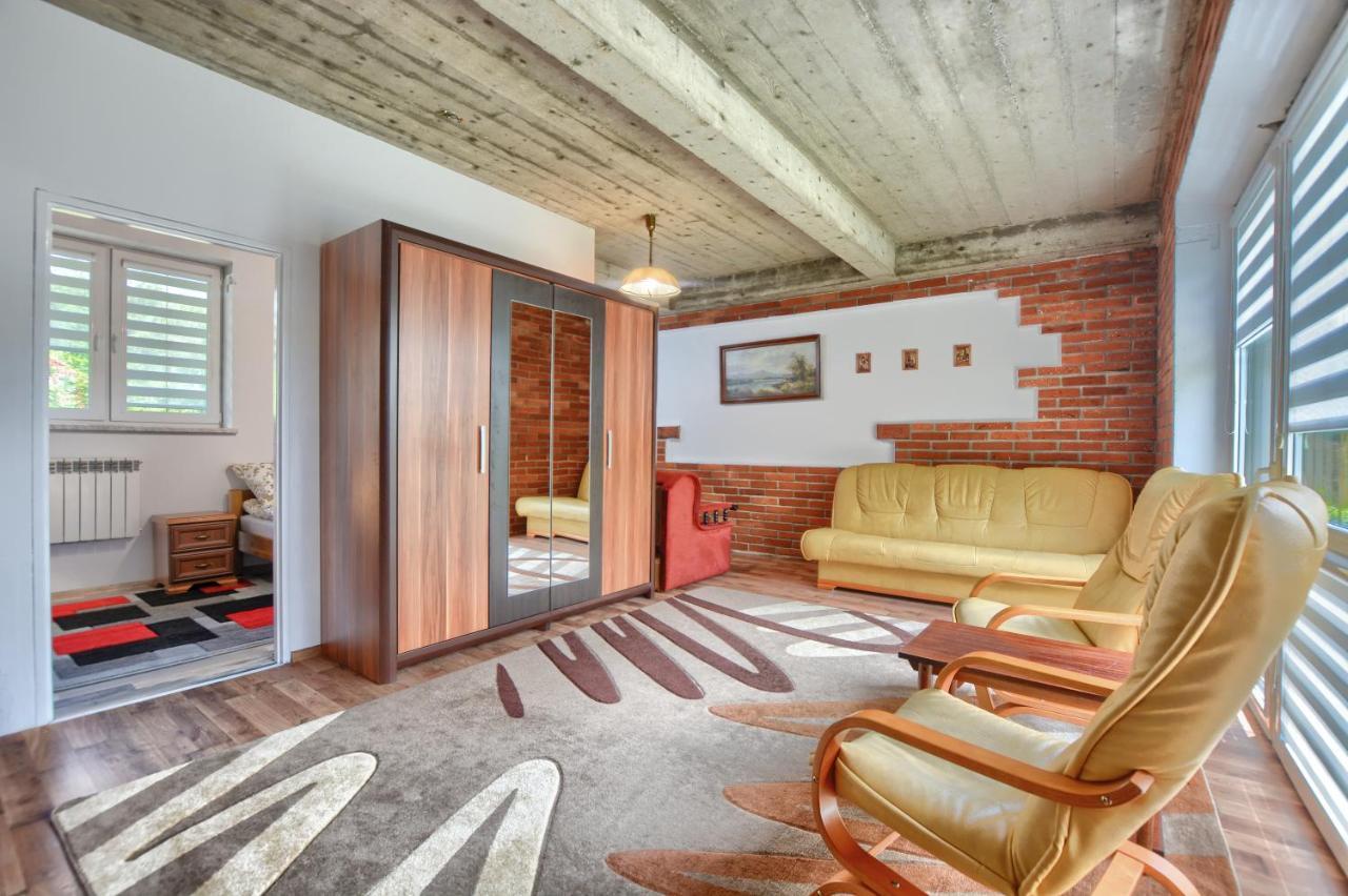 Ceglany Apartament Ustrzyki Dolne Luaran gambar