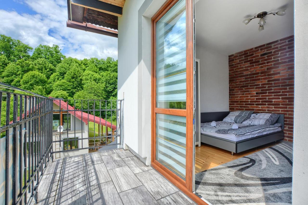 Ceglany Apartament Ustrzyki Dolne Luaran gambar