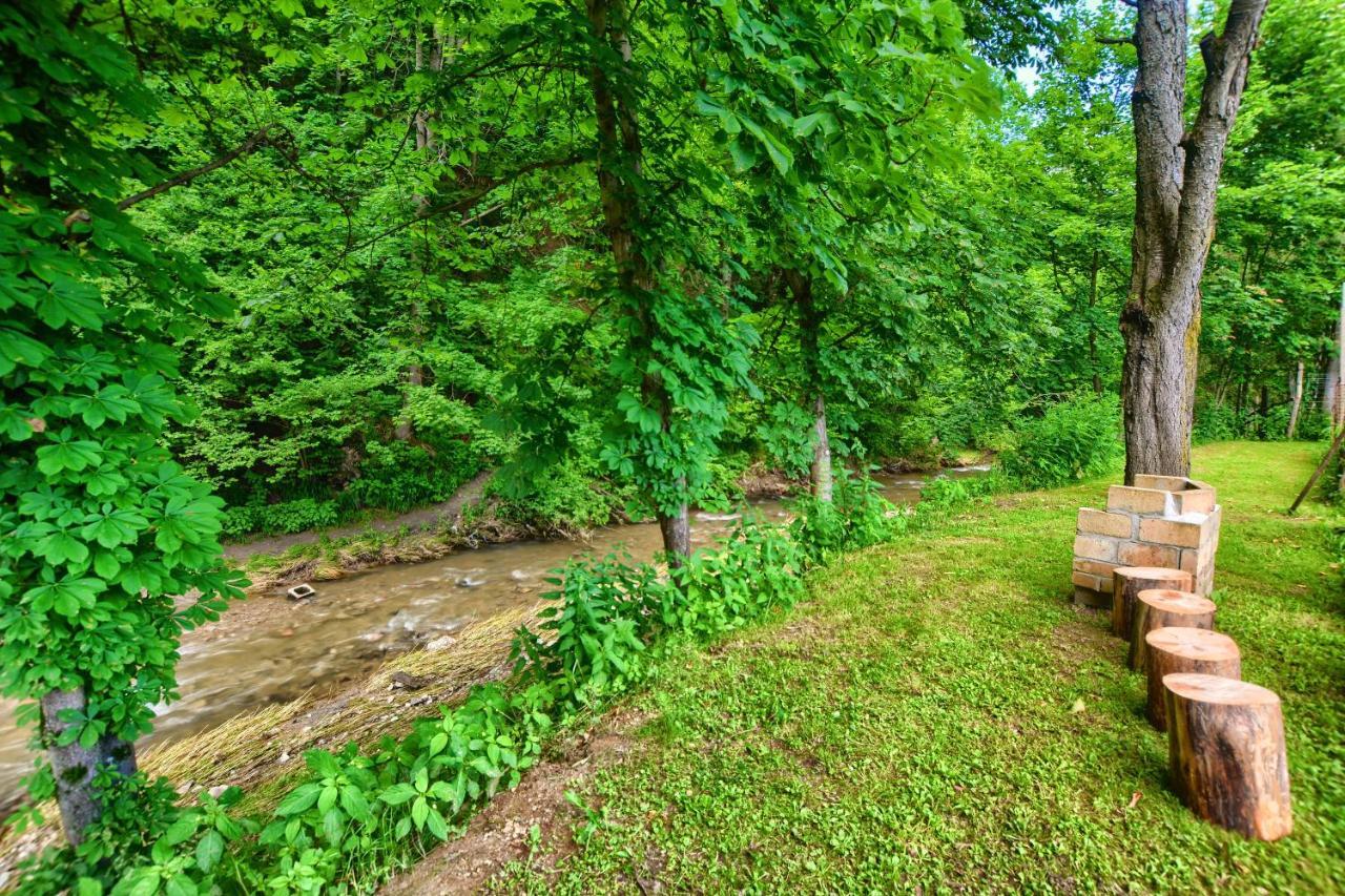 Ceglany Apartament Ustrzyki Dolne Luaran gambar