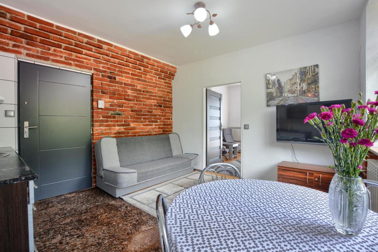 Ceglany Apartament Ustrzyki Dolne Luaran gambar