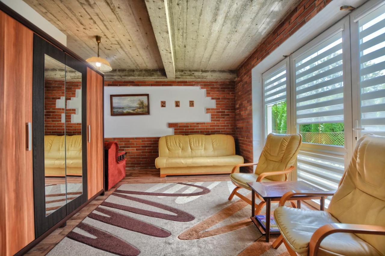 Ceglany Apartament Ustrzyki Dolne Luaran gambar