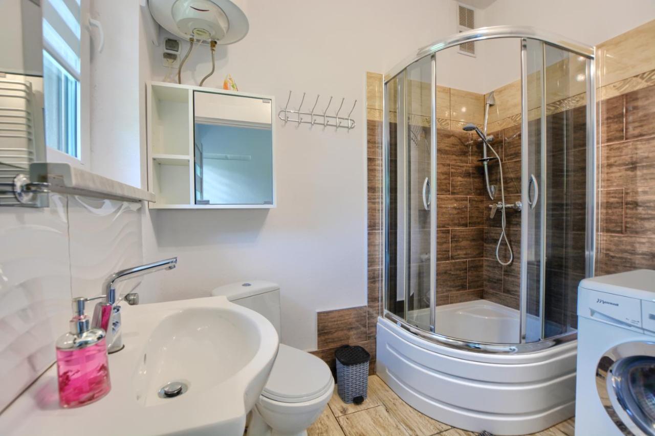 Ceglany Apartament Ustrzyki Dolne Luaran gambar